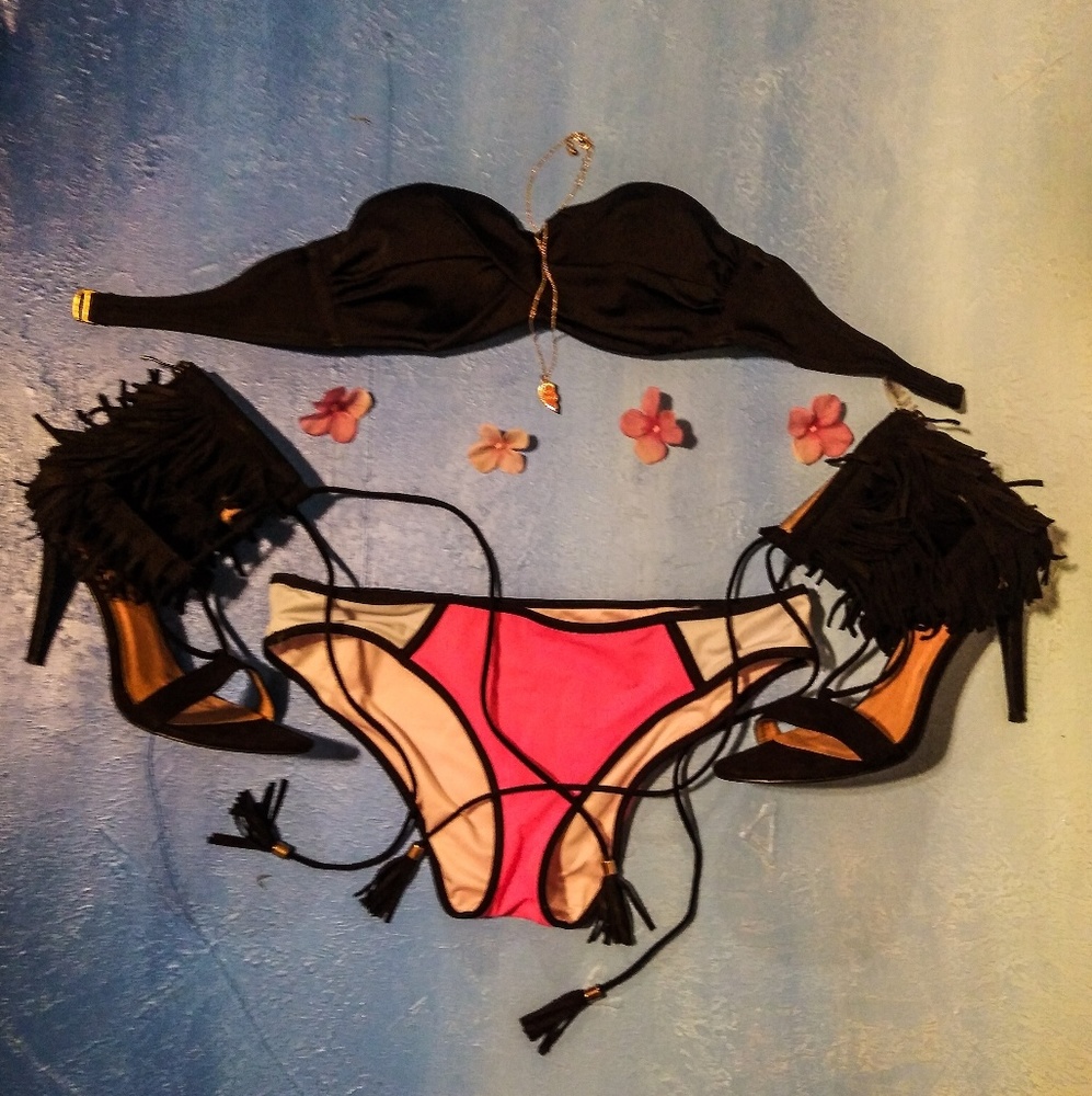 VICTORIAS SECRET bikini bottom size M